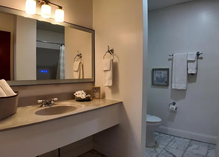 Colts Neck Inn Hotel