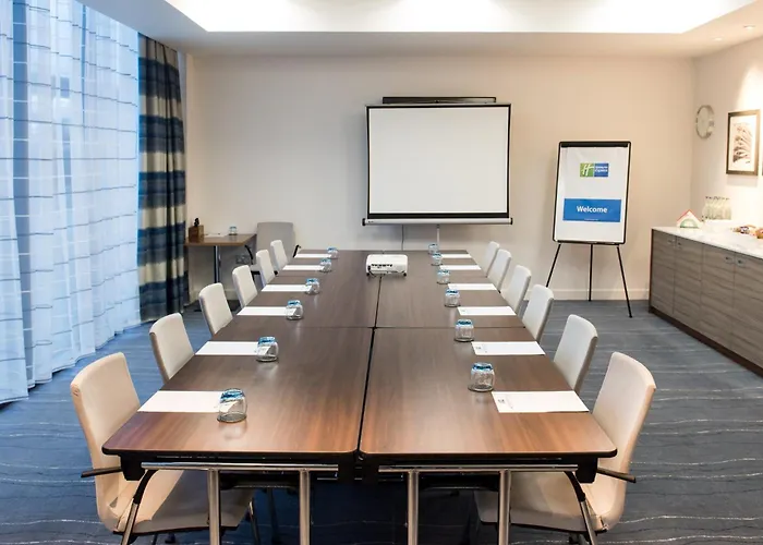 Holiday Inn Express London - Excel By Ihg