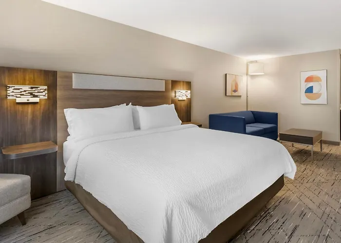 Holiday Inn Express & Suites Douglas By Ihg