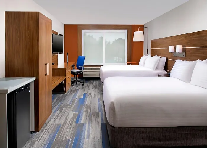 Holiday Inn Express & Suites By Ihg Altoona By Ihg