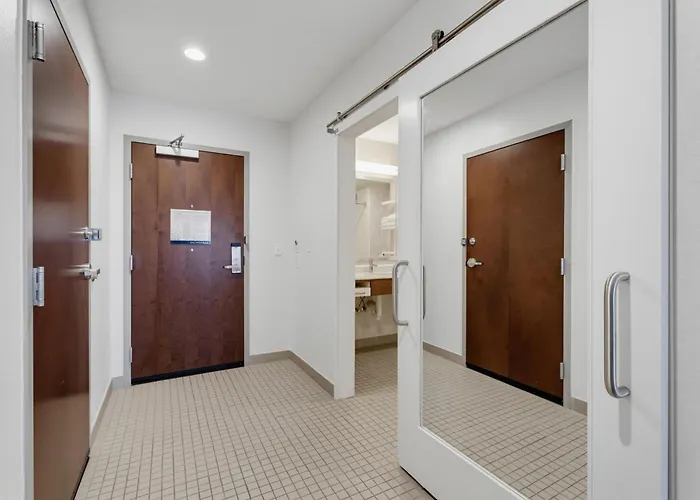Hampton Inn By Hilton Detroit Dearborn, Mi