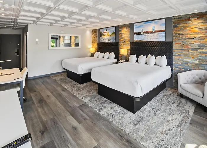 Terrace Bay Hotel - Lakefront