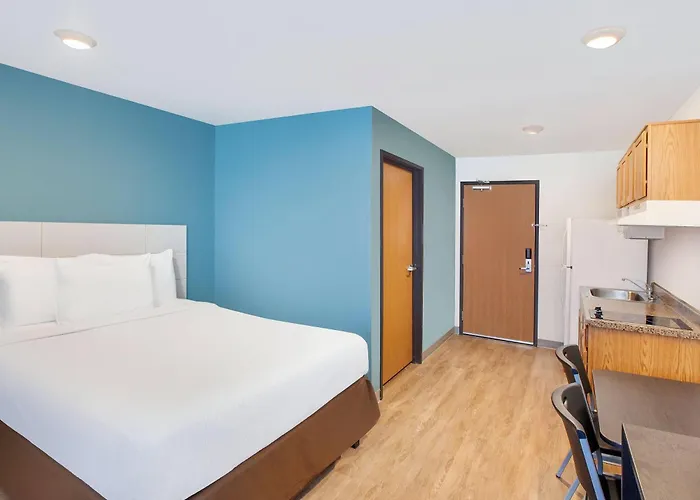Woodspring Suites Southington
