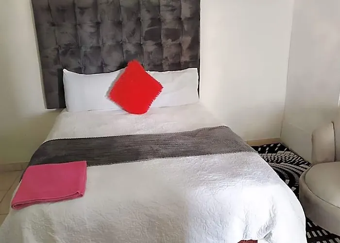 0688429688 Guest House Mafikeng