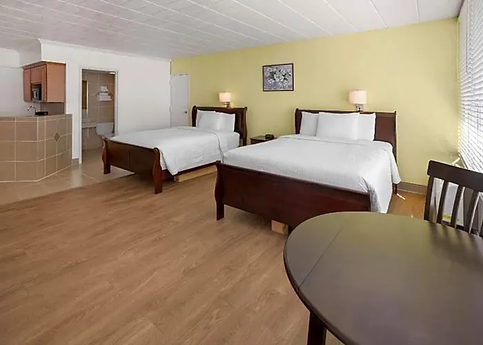 Days Inn By Wyndham Butler Conference Center
