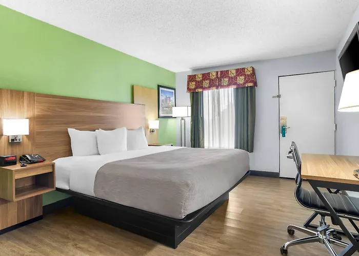 Quality Inn & Suites Greenville - Haywood Mall