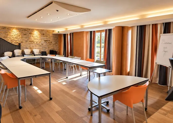 Logis Hôtel Les Pages