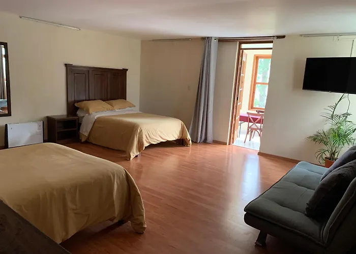Cortijo La Casona & Bungalow Al Pie De La Montana
