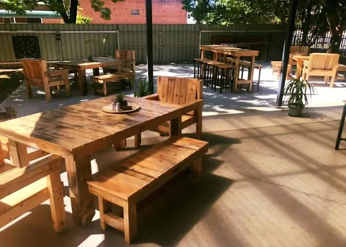 Riverina Hotel