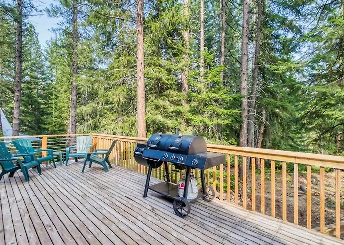 Towering Pines Cabin & Game Room
