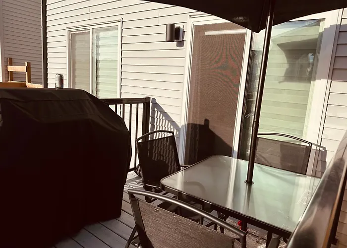 Private Guest Space & Lounge Near Jasper
