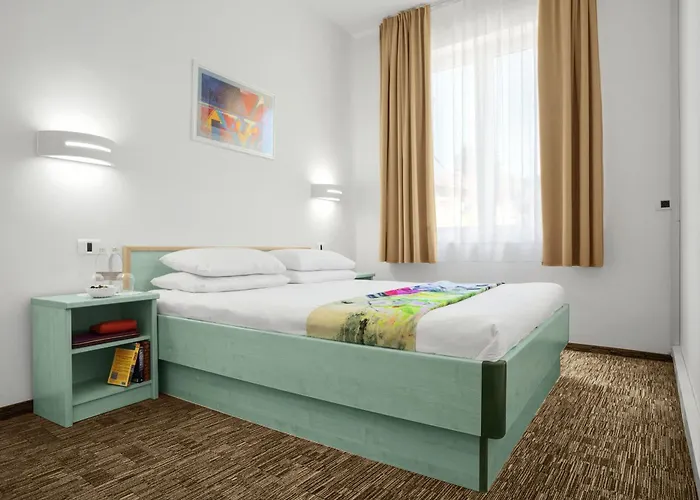 Lipa, Hotel&Bistro