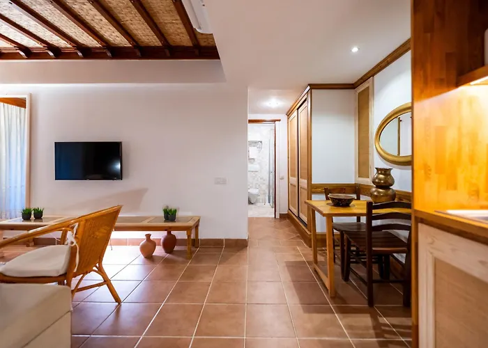 El Vino Hotel & Suites