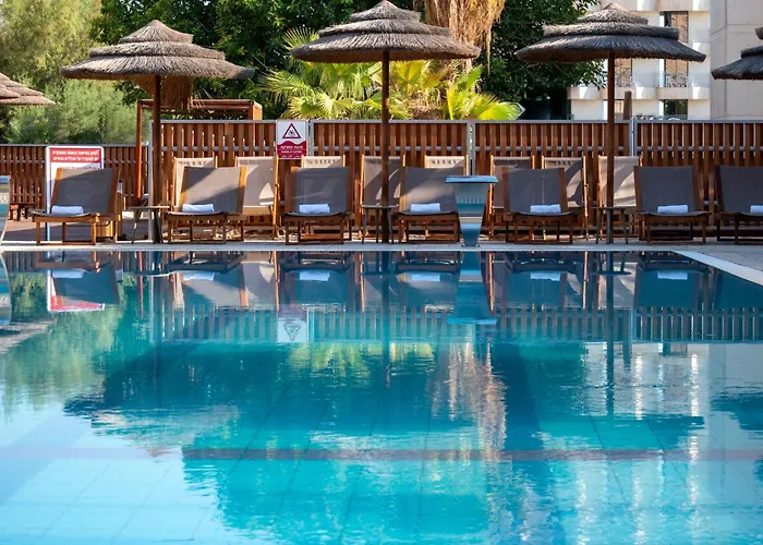 Oasis Spa Club Dead Sea Hotel - 16 Years Plus