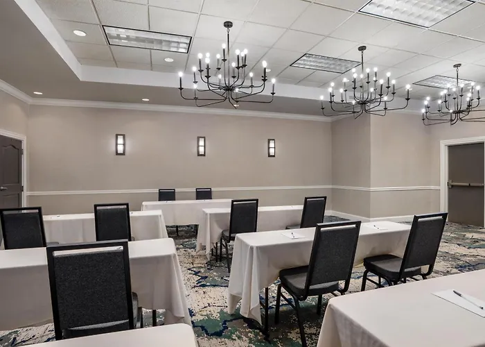 Hampton Inn & Suites Albany-Downtown
