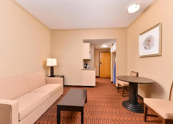 Holiday Inn Express Breezewood By Ihg
