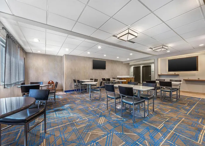 Best Western Plus Portland Airport Hotel & Suites