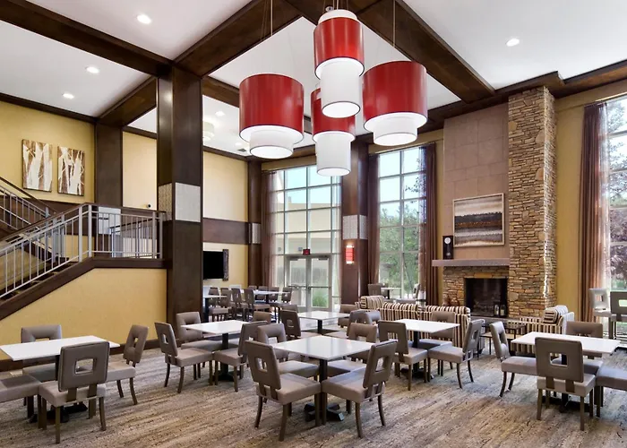 Clubhouse Hotel And Suites