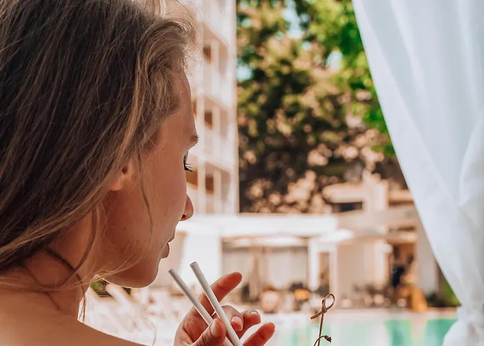 Ibis Styles Golden Sands Roomer Hotel