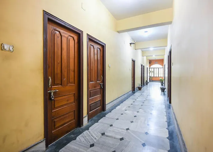 Hotel O Rajamahal
