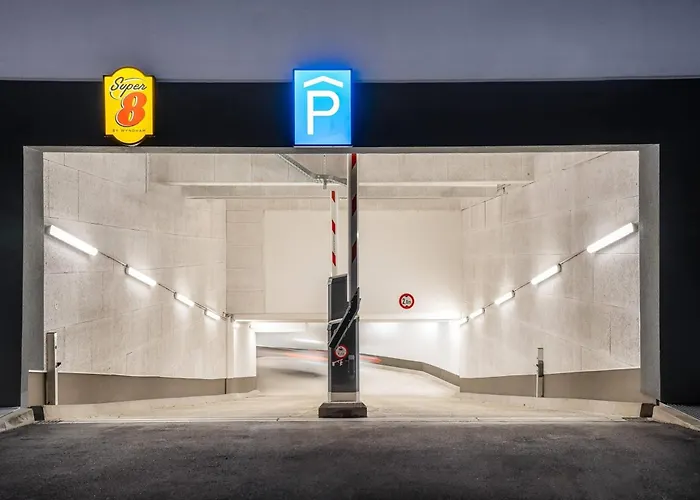Super 8 By Wyndham Augsburg