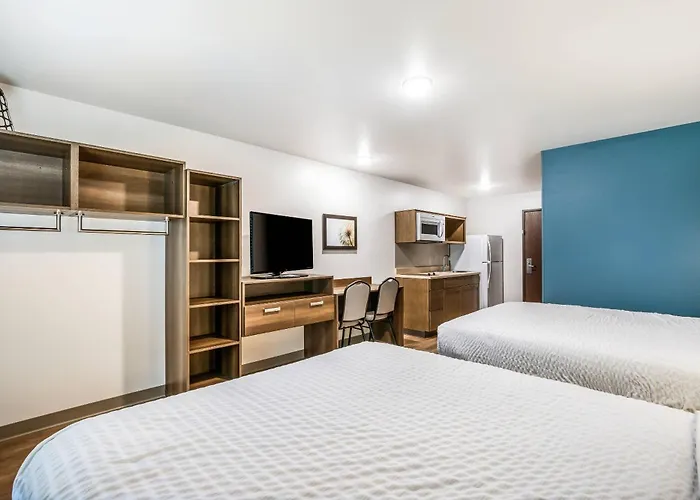 Woodspring Suites Chicago Addison