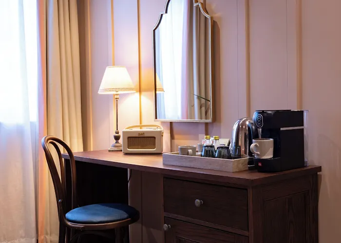 The Coat And Bear - A Heartwood Inn