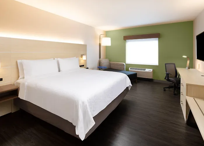 Holiday Inn Express & Suites Ft Myers Beach-Sanibel Gateway By Ihg