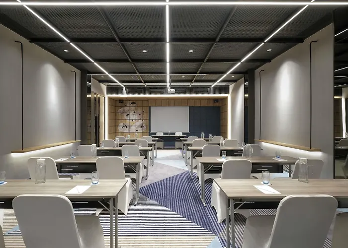 Ibis Surabaya Tidar
