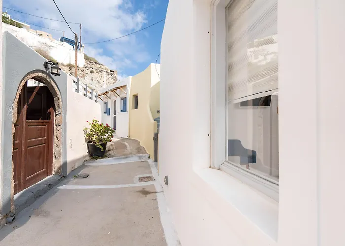 Santorita Suites