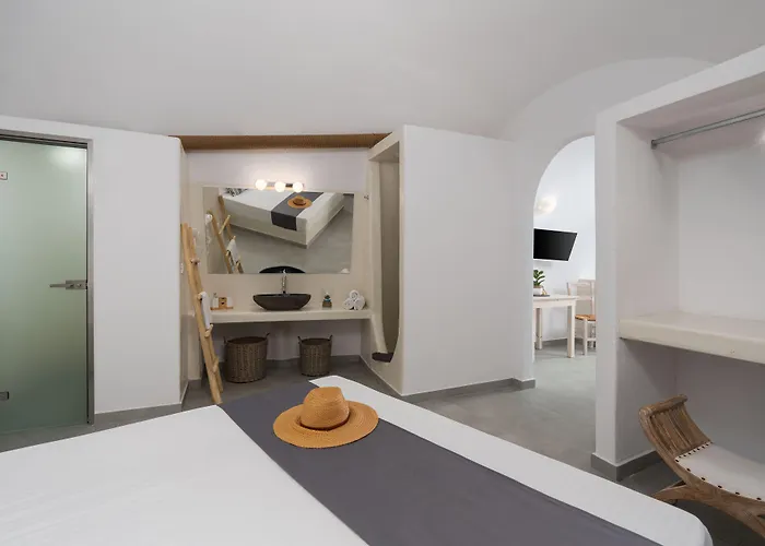 Santorita Suites