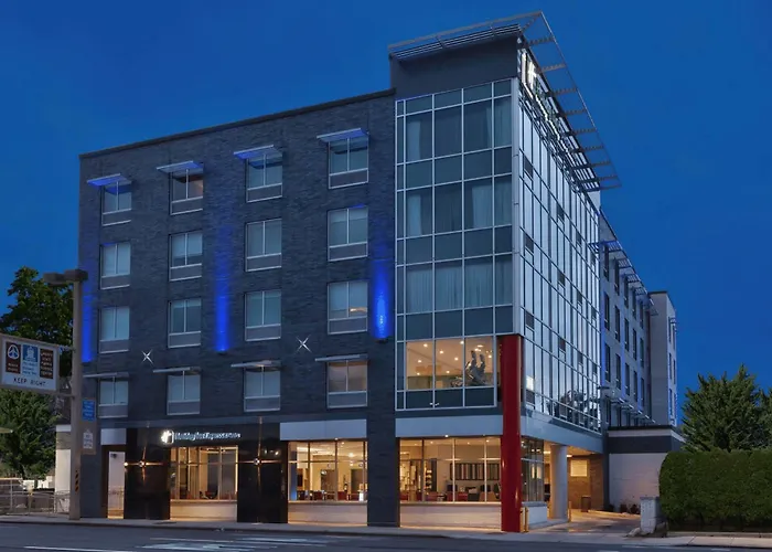 Holiday Inn Express & Suites Jersey City - Holland Tunnel By Ihg