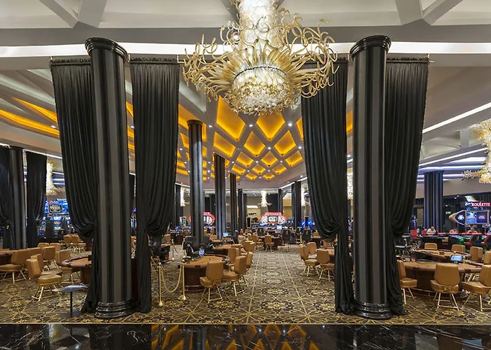 Noah'S Ark Deluxe Hotel & Spa