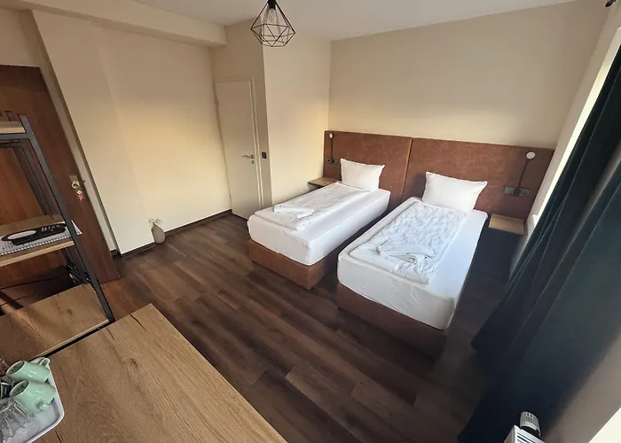 Hotel Capitol Zentrum - 24H -