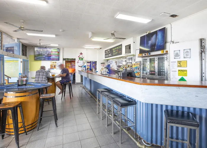 Nightcap At Marine Hotel Cardwell