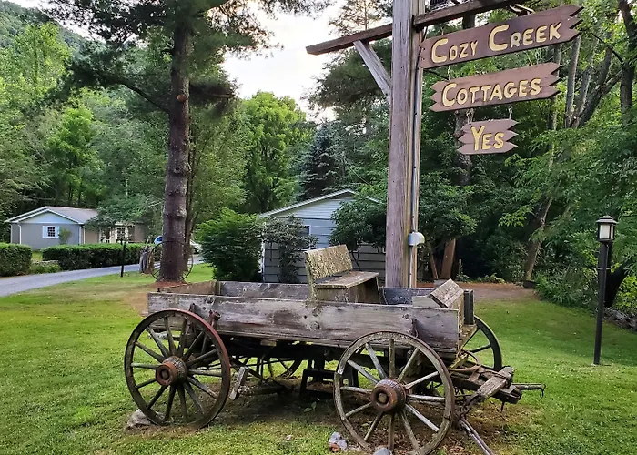Cozy Creek Cottages