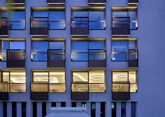 Twinn Downtown Piraeus, Santikos Collection