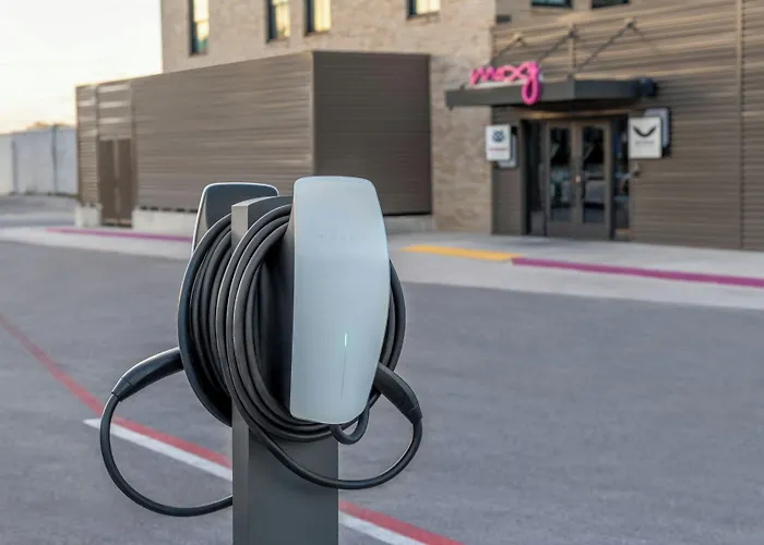 Moxy Springfield Downtown