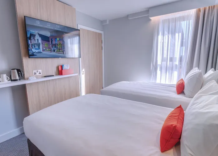 Holiday Inn Express - Fleet By Ihg