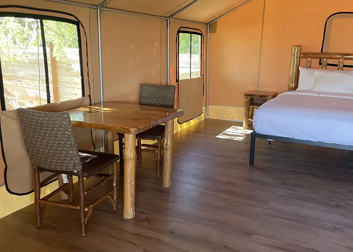 Sacajawea Inn