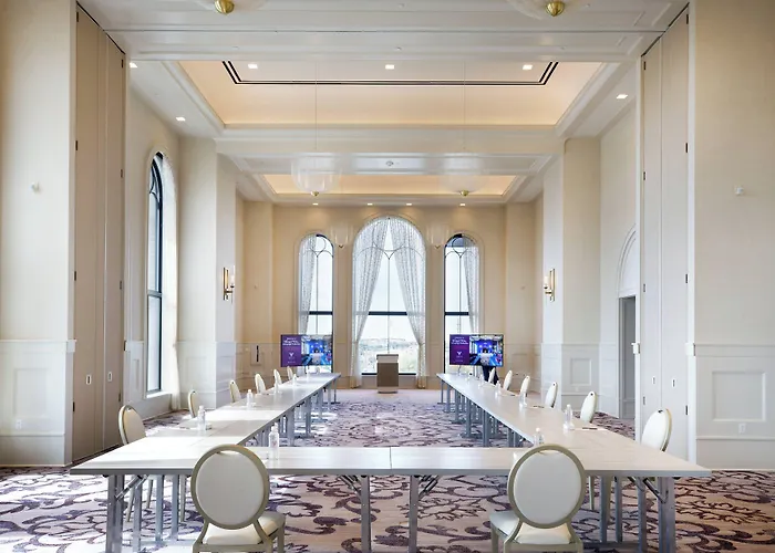 Hotel Vin, Grapevine, Autograph Collection