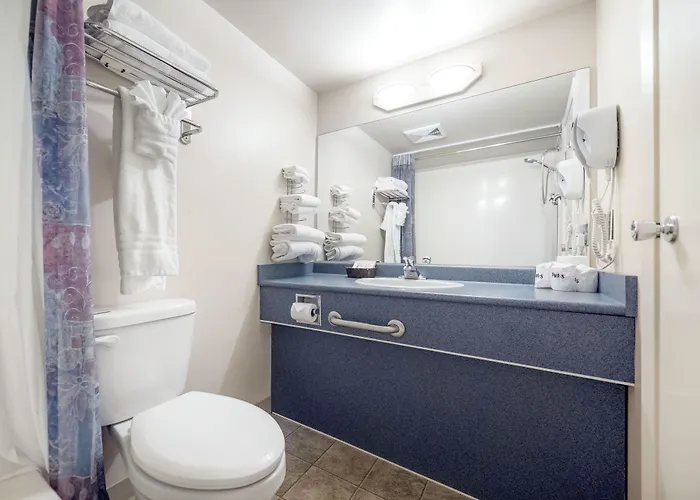 Sidney Waterfront Inn & Suites