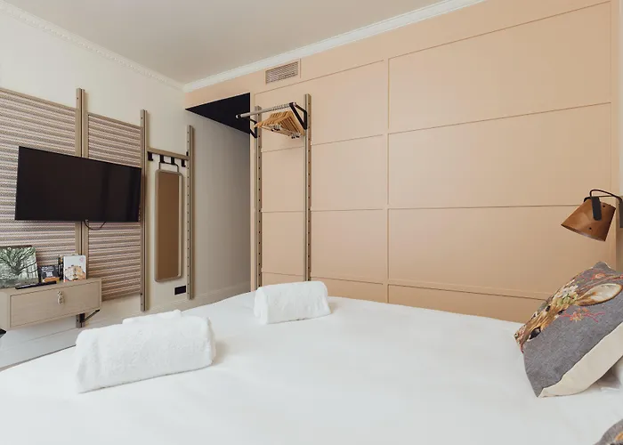 Hotel Prefecture - Entree Autonome, Reception En Ligne - Encore Mieux