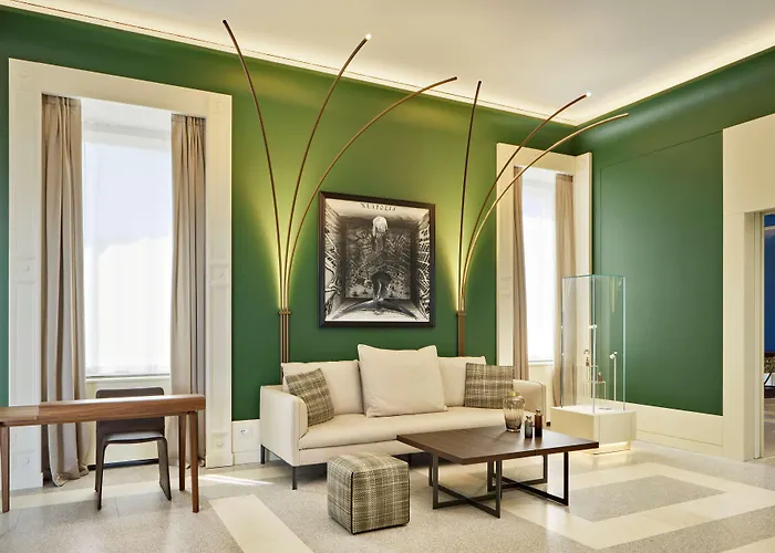 De Bonart Naples, Curio Collection By Hilton