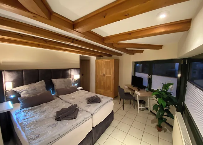 Gaestehaus Am Kurpark Hotel Garni