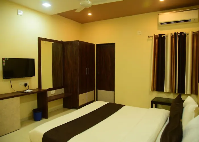 Hotel Savera Palace