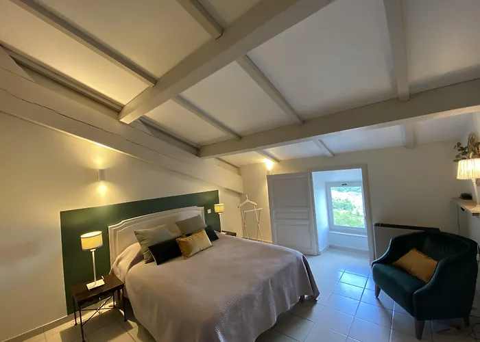 Auberge De La Tour De Brison