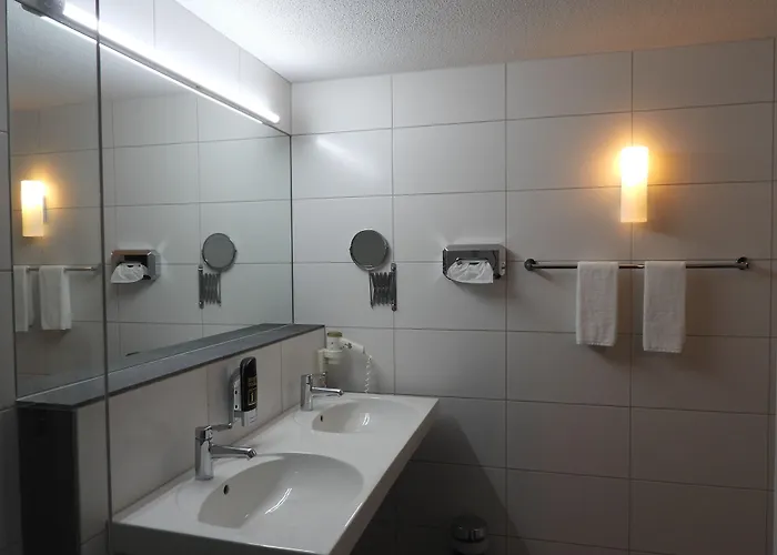 Hotel Sherlock Holmes "Nur 200 M Zur Gondelbahn Hasliberg"