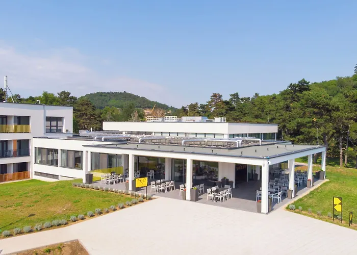Rakoczi Hotel, Tabor Es Rendezvenykoezpont