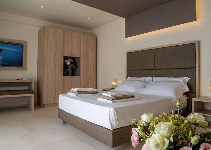 Palace Lido Hotel & Suites